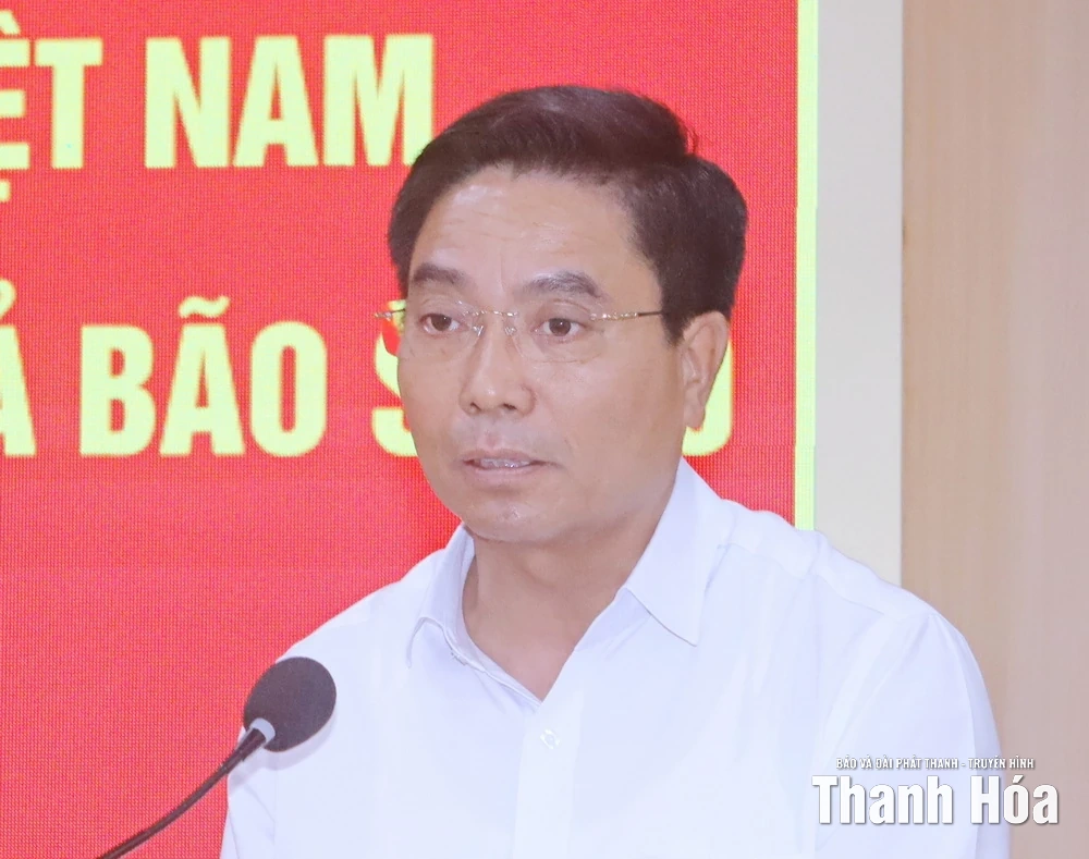 Thường trực Ban Bí thư Trần Cẩm Tú thăm hỏi, động viên Đảng bộ, chính quyền, Nhân dân tỉnh Thanh Hóa khắc phục hậu quả bão số 10