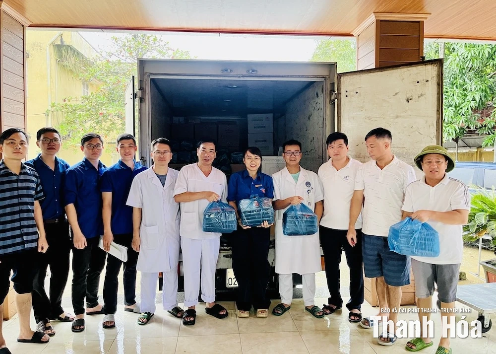 “Hộp cơm nhân ái” lan toả yêu thương tại Bệnh viện Đa khoa Nông Cống