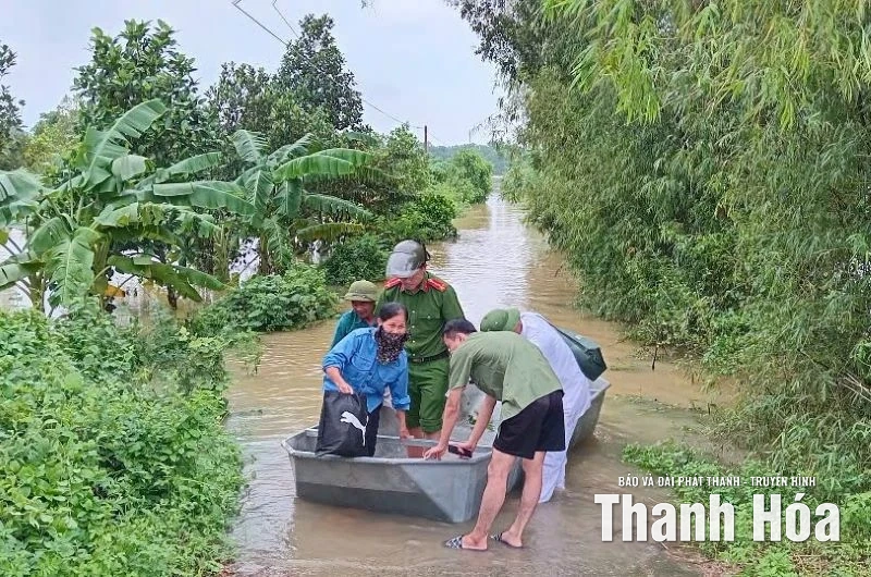 Hàng trăm hộ dân thôn Tiên Nông (xã Định Hòa) bị cô lập
