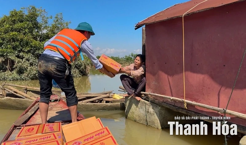 Tổ chức TCVM Thanh Hóa hỗ trợ Nhân dân vùng ngập lụt do bão số 10