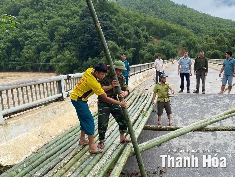 Đảm bảo an toàn, nỗ lực khắc phục những công trình hư hỏng do bão số 10
