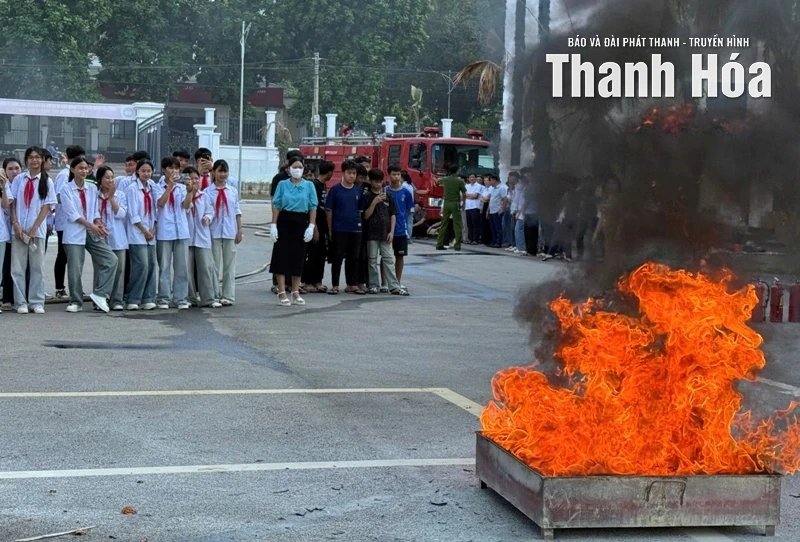 Ra mắt 12 trung tâm học tập cộng đồng về PCCC&CNCH