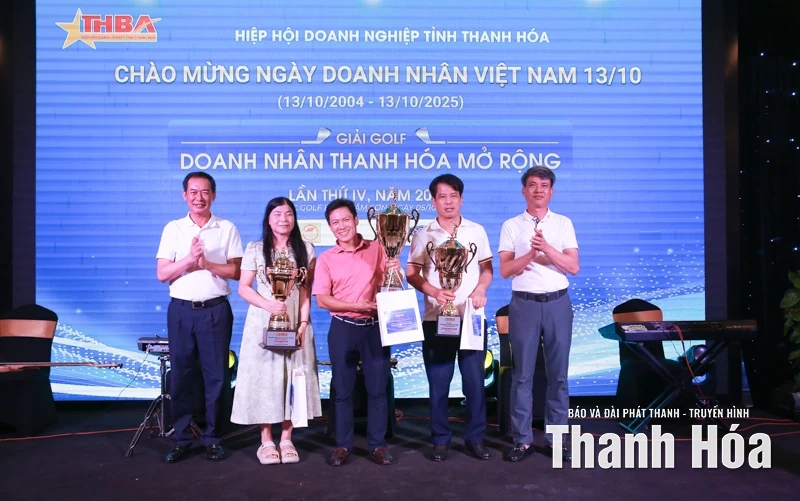 Giải Golf Doanh nhân Thanh Hóa mở rộng quyên góp 300 triệu ủng hộ đồng bào bị ảnh hưởng bởi thiên tai