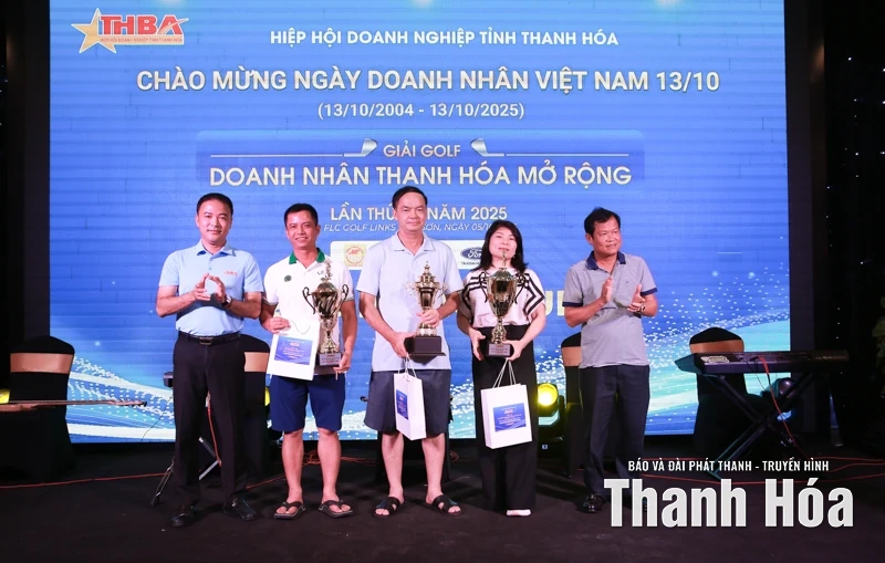 Giải Golf Doanh nhân Thanh Hóa mở rộng quyên góp 300 triệu ủng hộ đồng bào bị ảnh hưởng bởi thiên tai