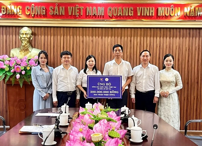 Các doanh nghiệp, cá nhân ủng hộ khắc phục hậu quả mưa lũ