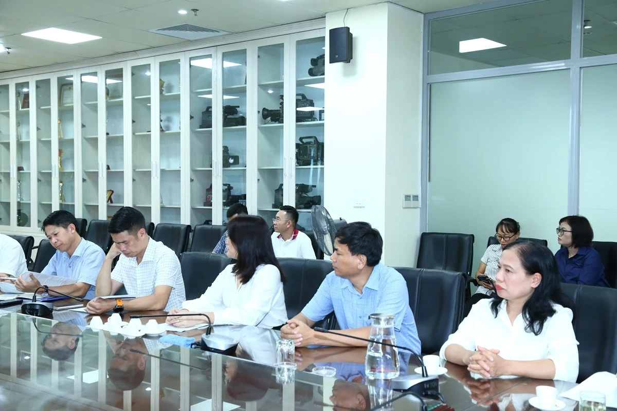 Phó Bí thư Thường trực Tỉnh ủy Nguyễn Hồng Phong thăm, làm việc với Báo và Đài phát thanh - Truyền hình Thanh Hóa