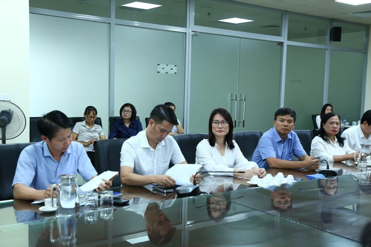 Phó Bí thư Thường trực Tỉnh ủy Nguyễn Hồng Phong thăm, làm việc với Báo và Đài phát thanh - Truyền hình Thanh Hóa