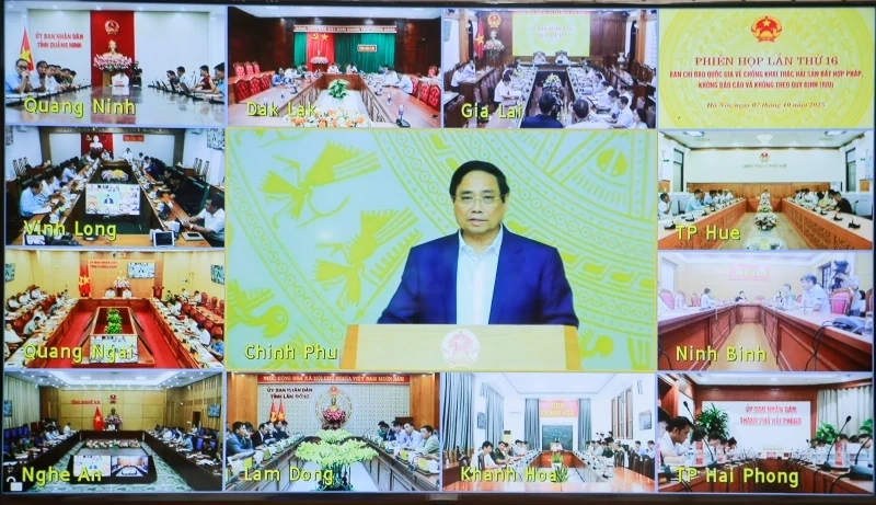 Thực hiện mọi biện pháp chống khai thác hải sản bất hợp pháp, không báo cáo và không theo quy định