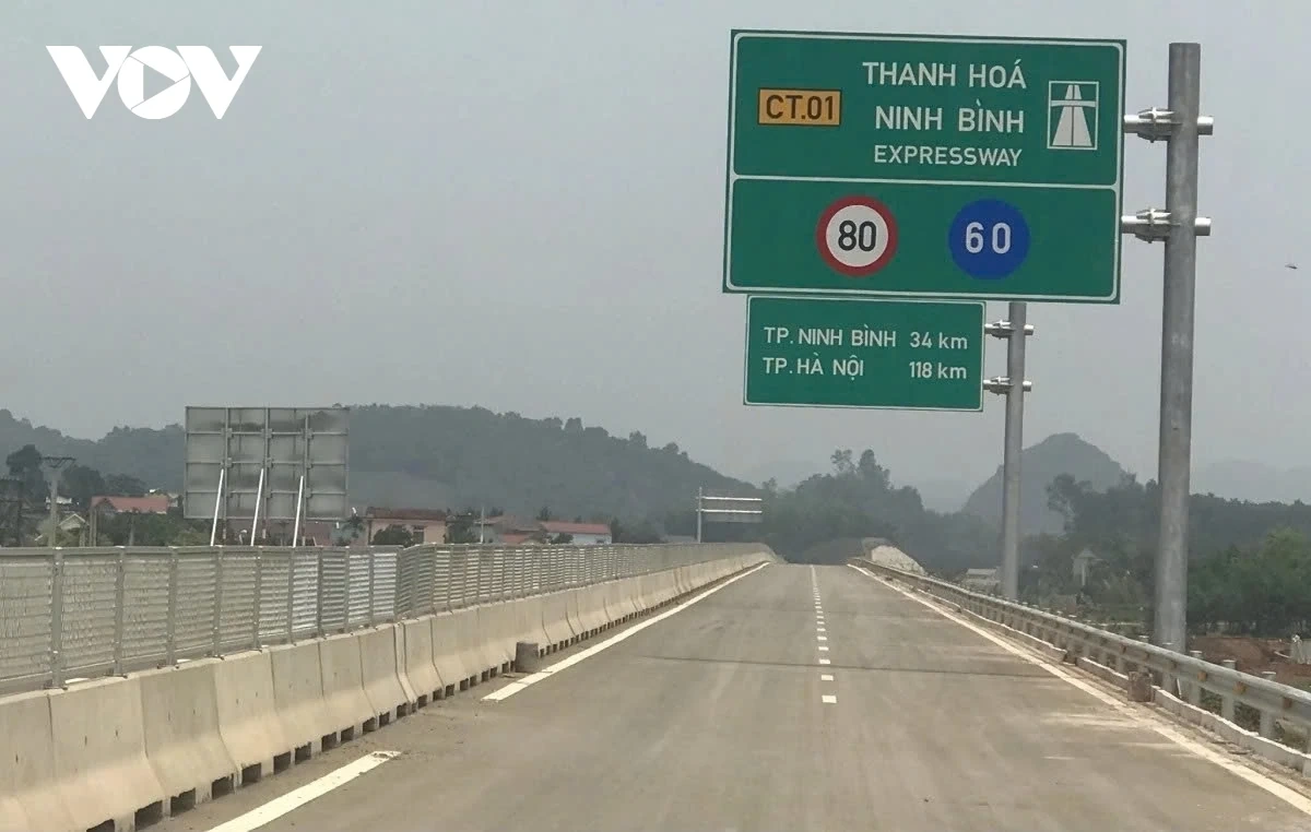 Dừng lưu thông đoạn tuyến cao tốc Mai Sơn - Quốc lộ 45 để lắp đặt trạm thu phí