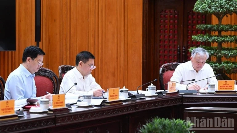 Thúc đẩy sắp xếp các đơn vị sự nghiệp công lập, bảo đảm phục vụ tốt Nhân dân