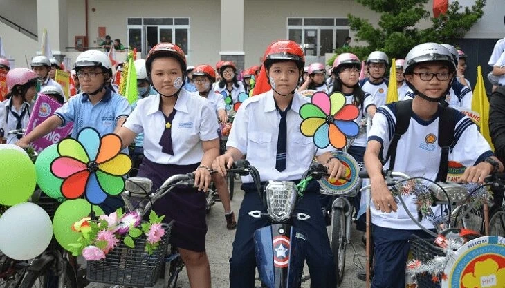 100% học sinh đi xe đến trường phải đăng ký phương tiện với nhà trường