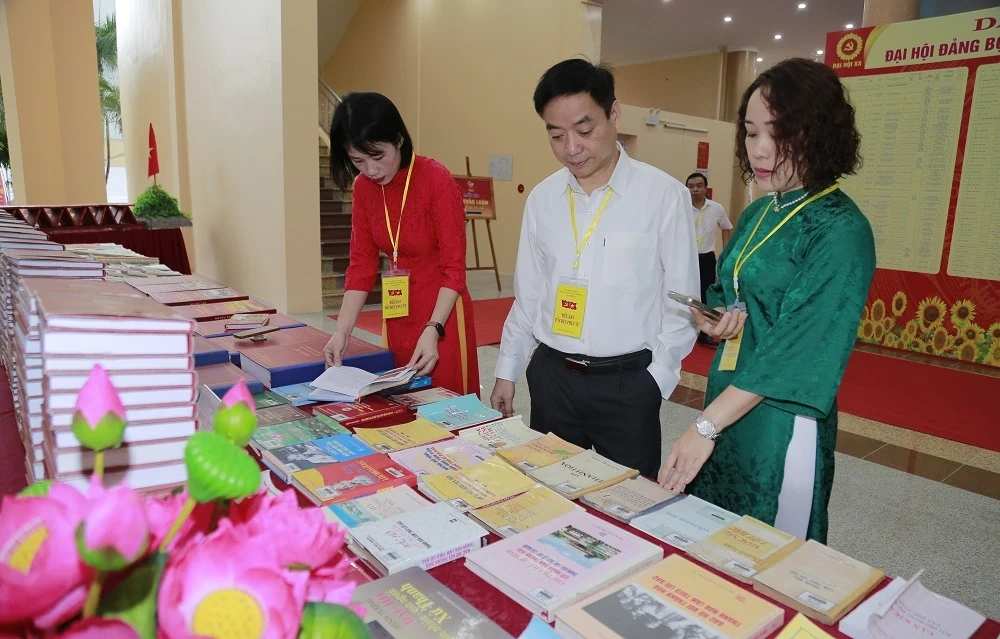 Triển lãm thành tựu kinh tế - xã hội tại Đại hội Đảng bộ tỉnh lần thứ XX