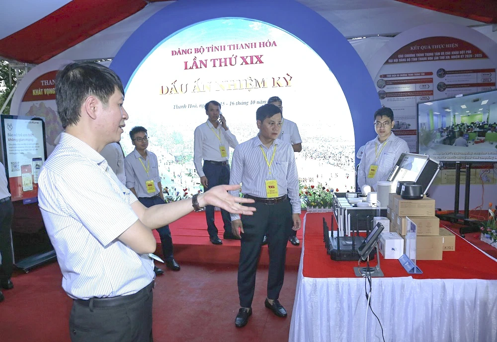 Triển lãm thành tựu kinh tế - xã hội tại Đại hội Đảng bộ tỉnh lần thứ XX