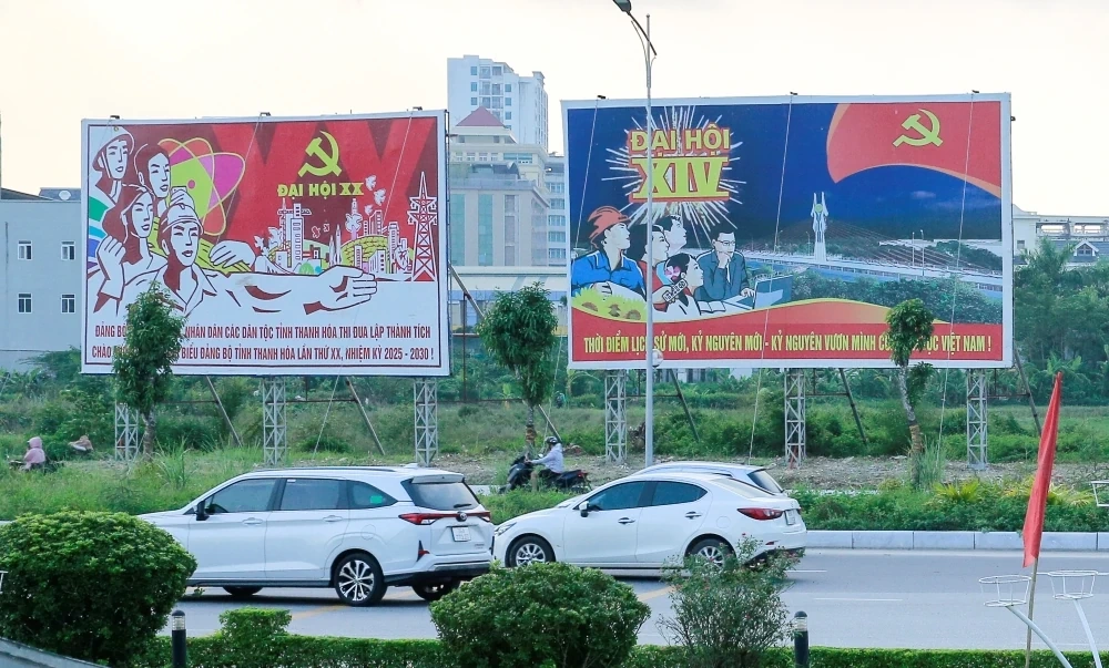 Rực rỡ cờ hoa chào mừng Đại hội Đảng bộ tỉnh Thanh Hóa lần thứ XX, nhiệm kỳ 2025-2030