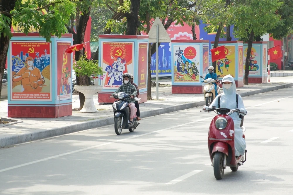 Rực rỡ cờ hoa chào mừng Đại hội Đảng bộ tỉnh Thanh Hóa lần thứ XX, nhiệm kỳ 2025-2030