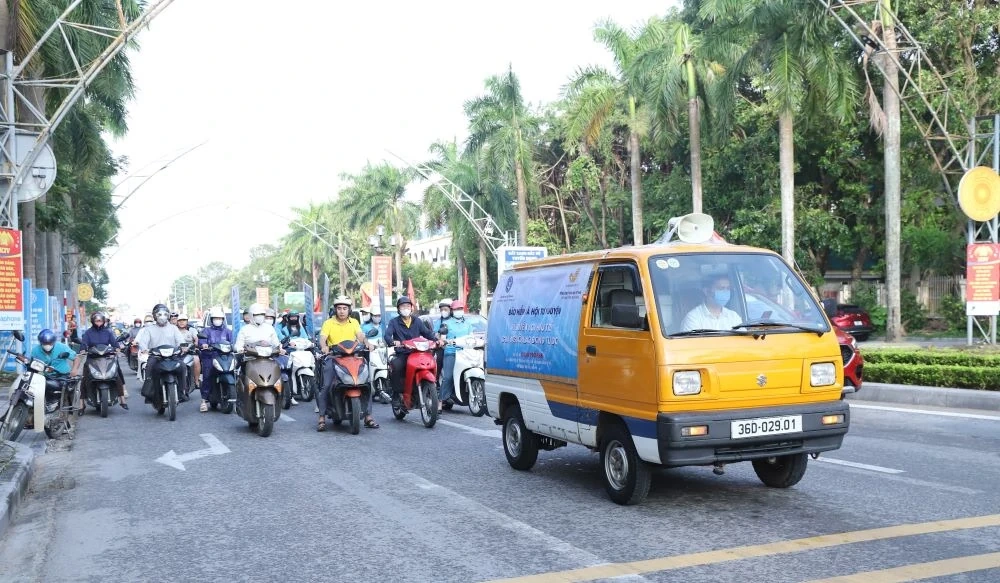 Ra quân tuyên truyền vận động người dân tham gia BHXH tự nguyện, BHYT