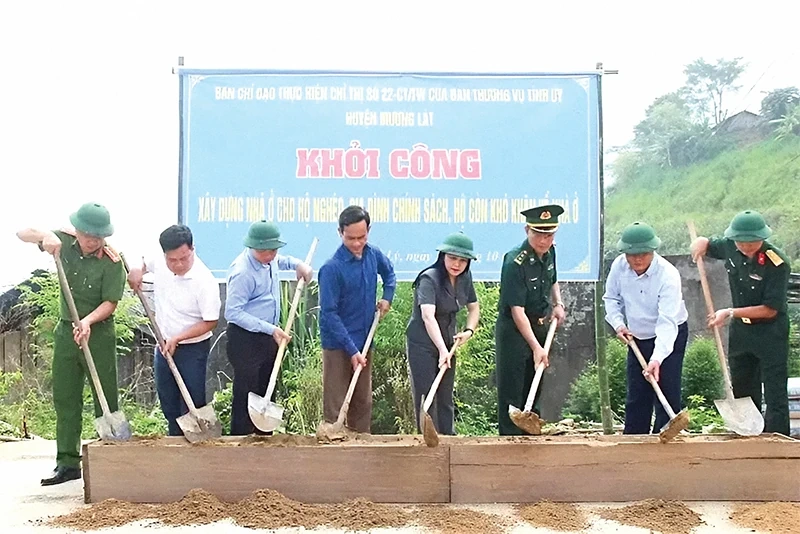 Giúp người nghèo “an cư, lạc nghiệp”
