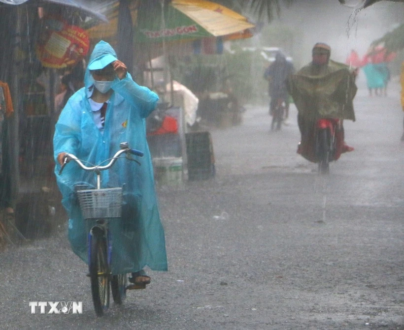 Nhiều khu vực miền Bắc có mưa rào và dông rải rác