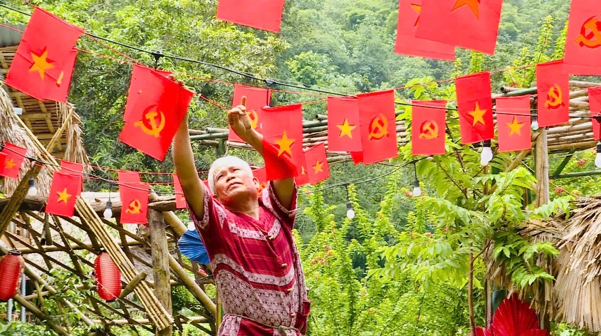 Đồng bào vùng cao hướng về Đại hội Đảng bộ tỉnh