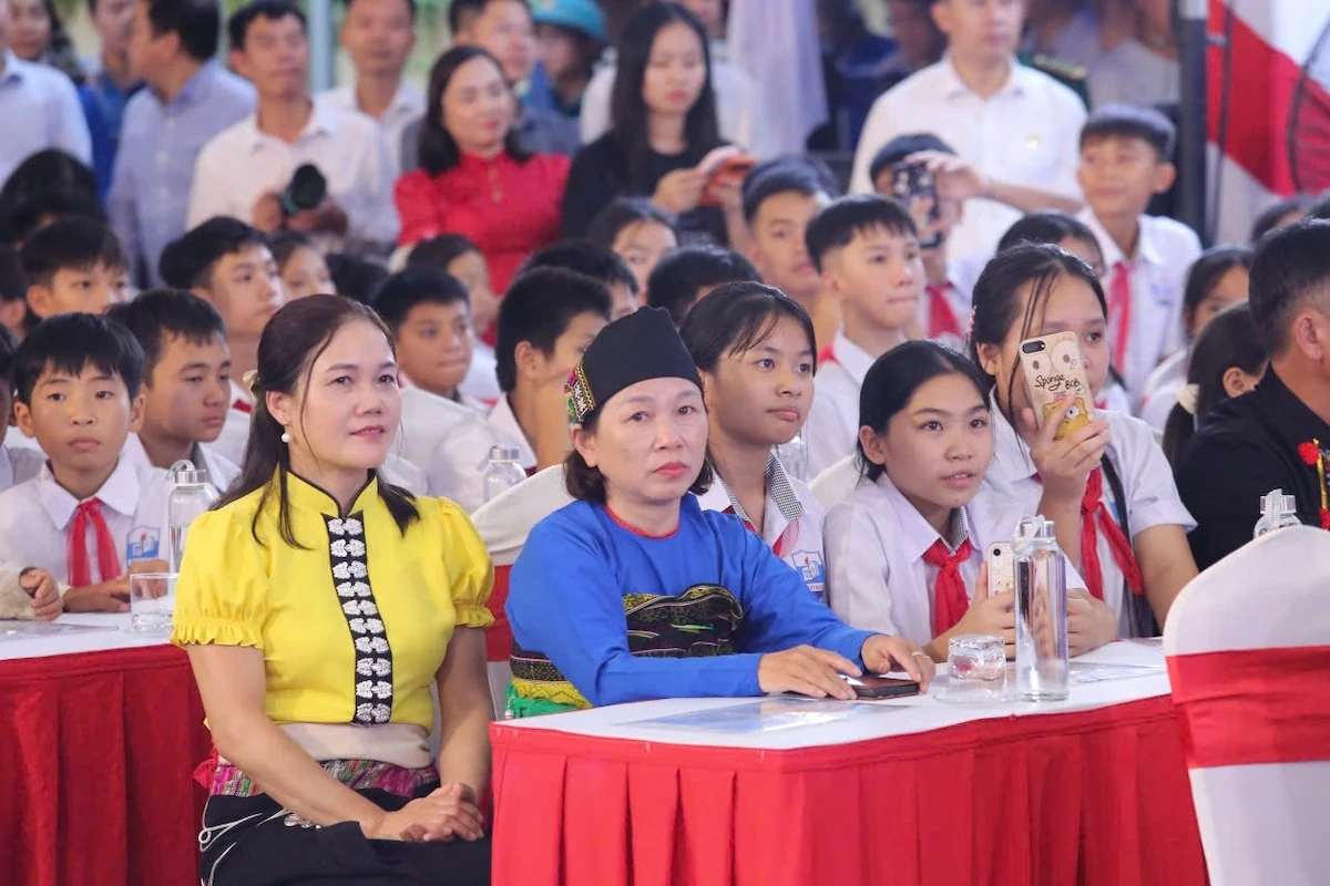 Thủ tướng Chính phủ Phạm Minh Chính dự lễ khởi công Trường nội trú liên cấp Tiểu học và THCS Bát Mọt