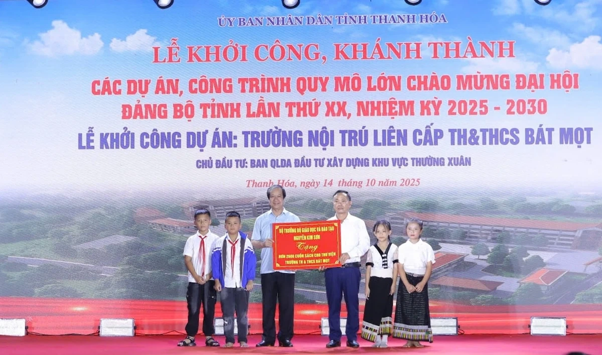 Thủ tướng Chính phủ Phạm Minh Chính dự lễ khởi công Trường nội trú liên cấp Tiểu học và THCS Bát Mọt