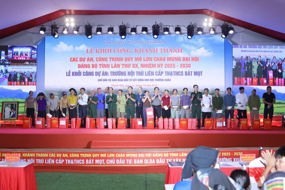 Thủ tướng Chính phủ Phạm Minh Chính dự lễ khởi công Trường nội trú liên cấp Tiểu học và THCS Bát Mọt