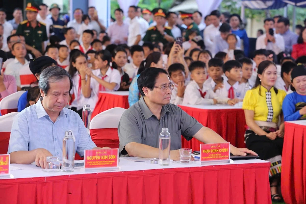 Thủ tướng Chính phủ Phạm Minh Chính dự lễ khởi công Trường nội trú liên cấp Tiểu học và THCS Bát Mọt