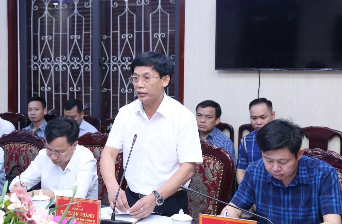 Chủ tịch UBND tỉnh Nguyễn Hoài Anh làm việc với các xã thuộc vùng huyện Quan Sơn cũ