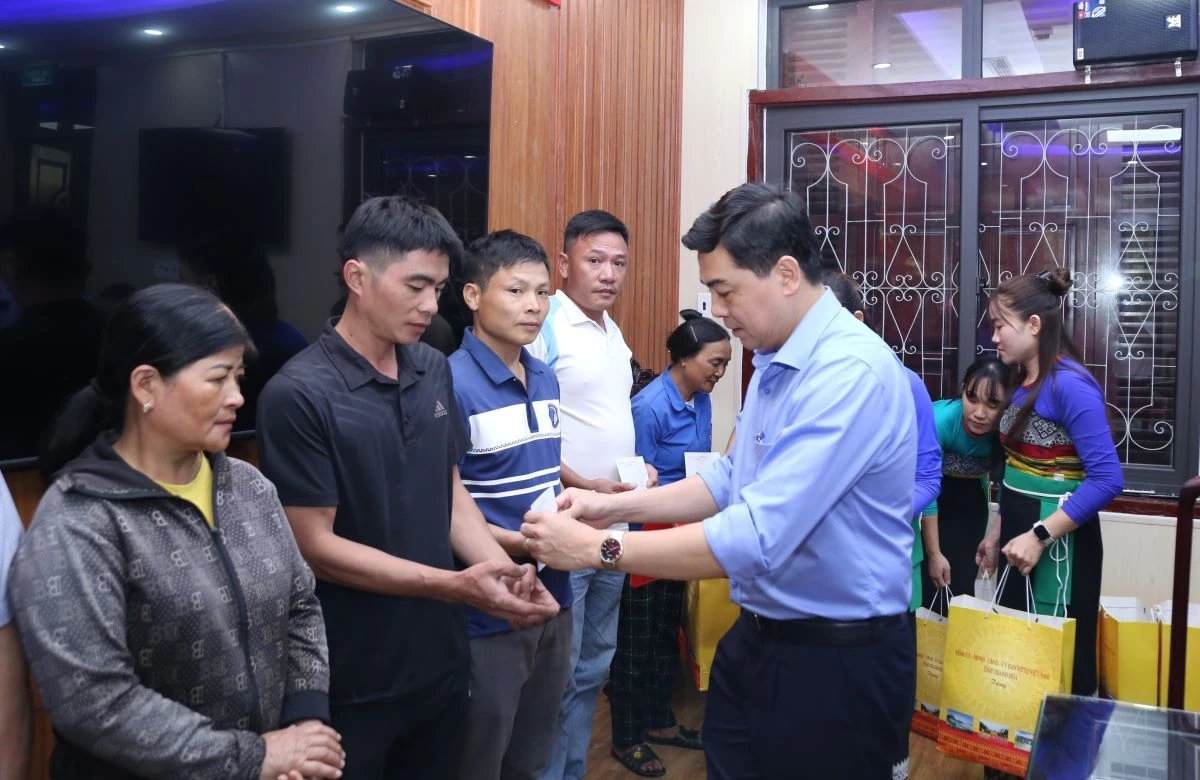 Chủ tịch UBND tỉnh Nguyễn Hoài Anh làm việc với các xã thuộc vùng huyện Quan Sơn cũ