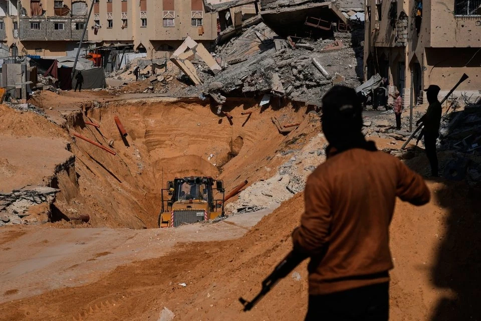 Xung đột tái bùng phát, Isarel không kích Gaza
