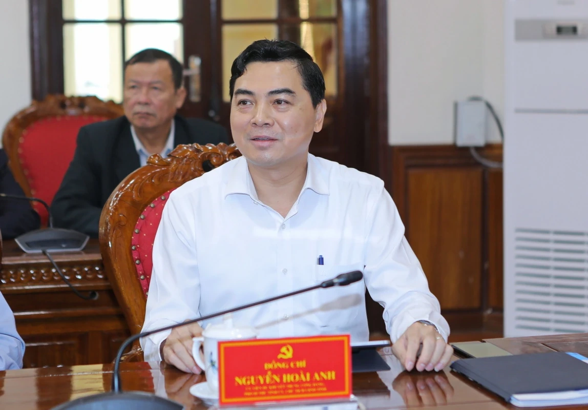 Thường trực Tỉnh ủy gặp mặt Ban Chủ nhiệm Câu lạc bộ Hàm Rồng và lãnh đạo các hội quần chúng