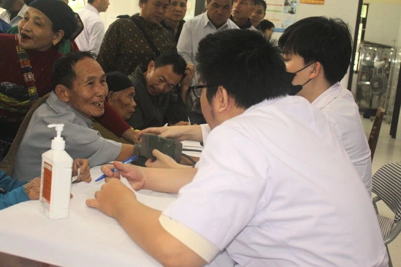 Nhiều hoạt động thiện nguyện đến với bà con vùng lũ xã Sơn Điện