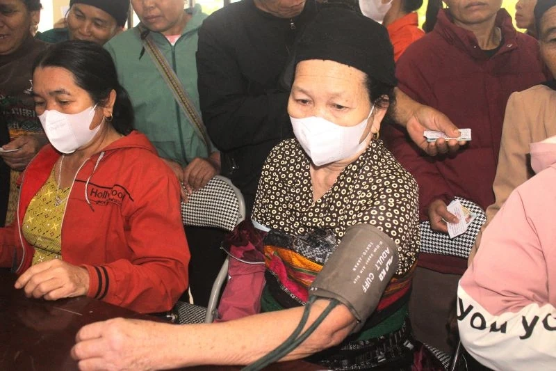 Nhiều hoạt động thiện nguyện đến với bà con vùng lũ xã Sơn Điện