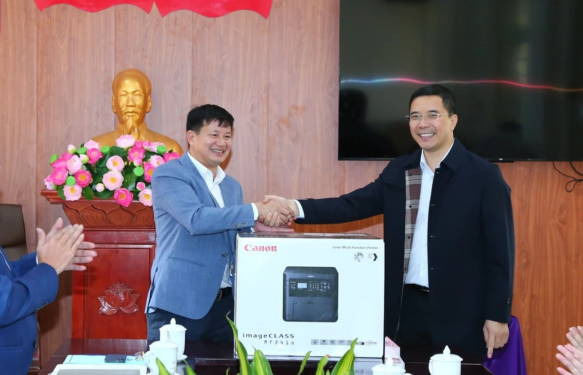 Phó Bí thư Thường trực Tỉnh ủy Nguyễn Hồng Phong thăm, làm việc tại xã Cổ Lũng