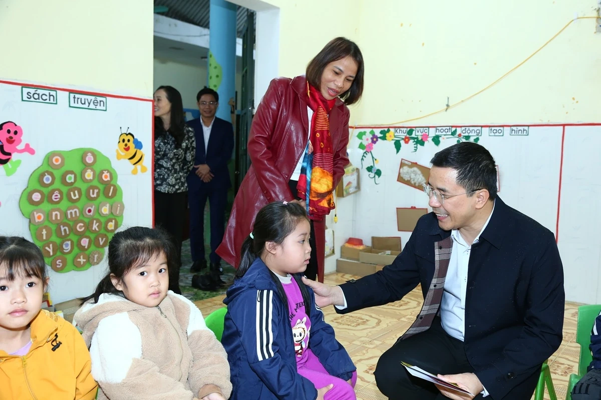 Phó Bí thư Thường trực Tỉnh ủy Nguyễn Hồng Phong thăm, làm việc tại xã Cổ Lũng