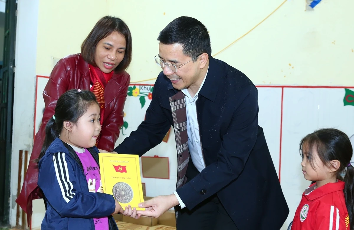 Phó Bí thư Thường trực Tỉnh ủy Nguyễn Hồng Phong thăm, làm việc tại xã Cổ Lũng