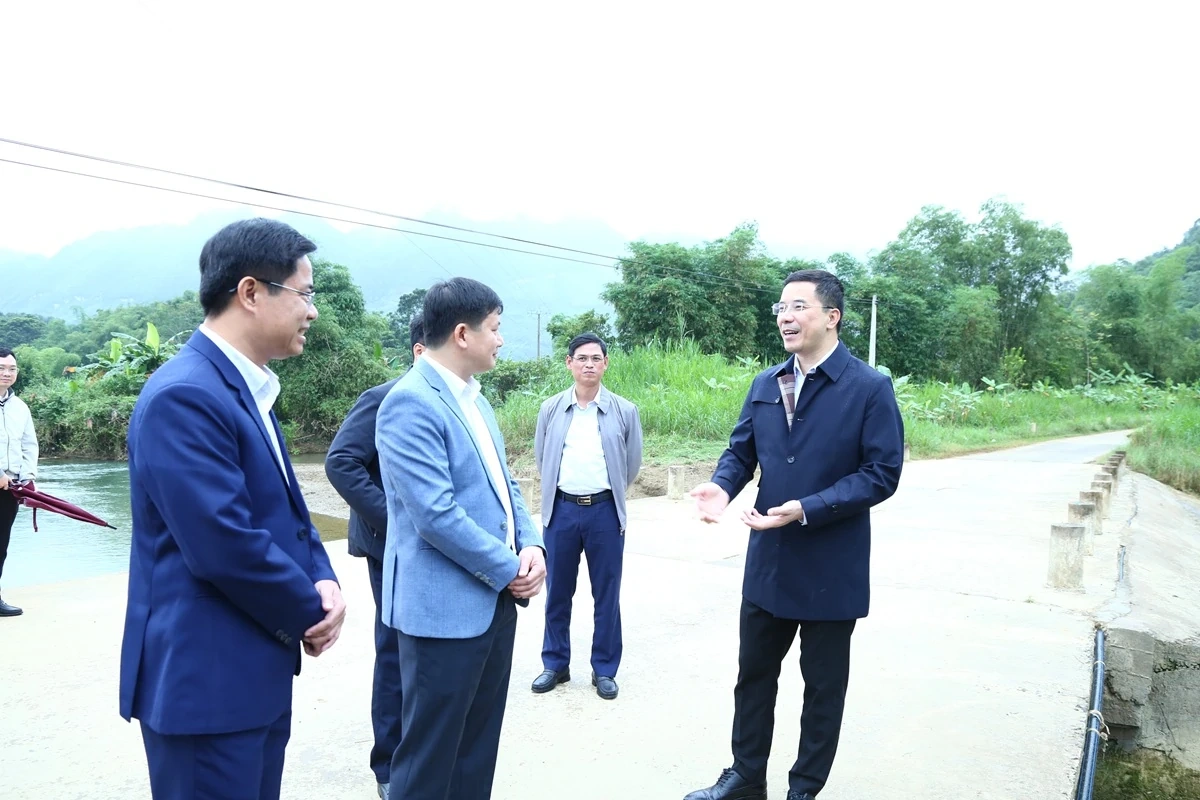 Phó Bí thư Thường trực Tỉnh ủy Nguyễn Hồng Phong thăm, làm việc tại xã Cổ Lũng