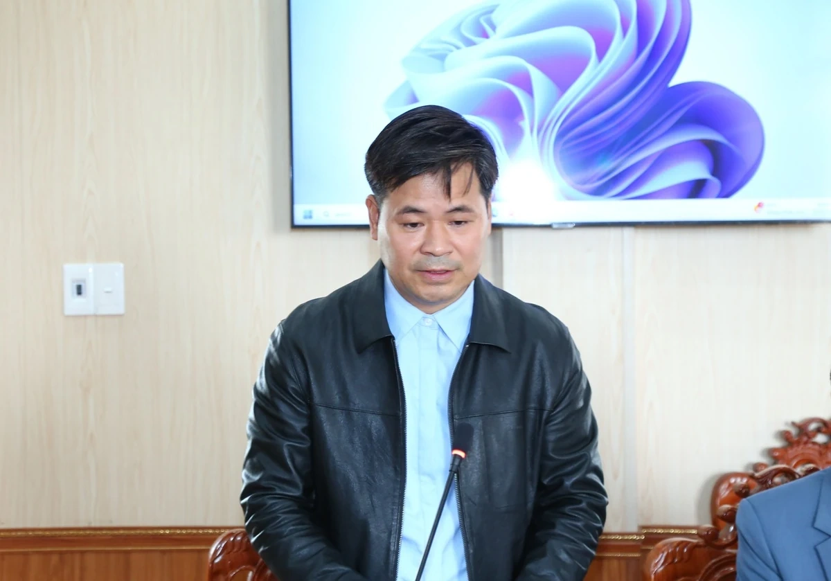 Phó Bí thư Thường trực Tỉnh ủy Nguyễn Hồng Phong thăm, làm việc tại xã Vạn Lộc