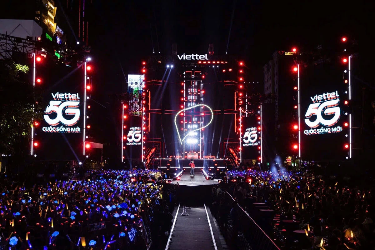 Y-FEST 2025 - Hòa nhịp cảm xúc cùng âm nhạc và công nghệ của Viettel