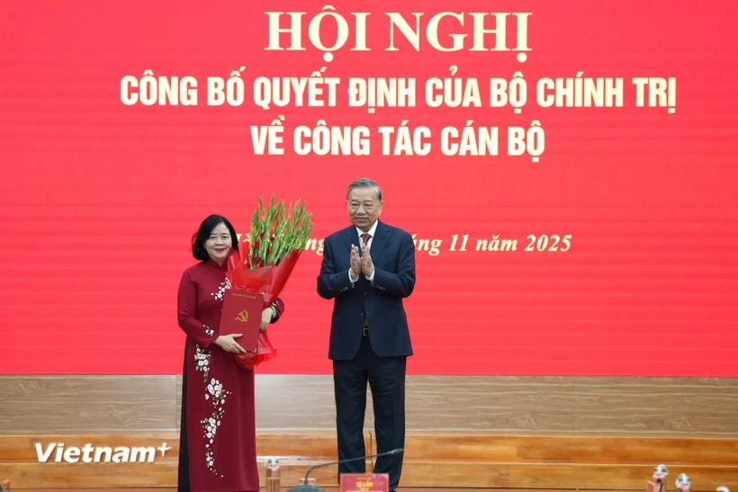 Bà Bùi Thị Minh Hoài giữ chức Bí thư Đảng ủy Mặt trận Tổ quốc, các đoàn thể Trung ương
