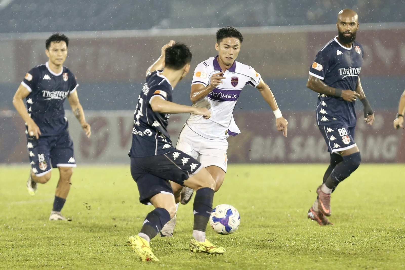 Haaland lập kỷ lục lịch sử tại Champions League; Ninh Bình giữ ngôi đầu sau vòng 10 V.League