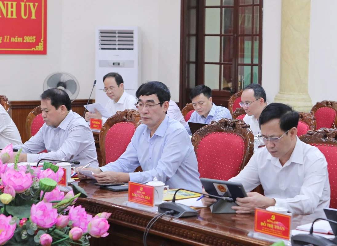 Ban Thường vụ Tỉnh ủy thống nhất nhiều nội dung quan trọng do Ban Thường vụ Đảng ủy UBND tỉnh trình