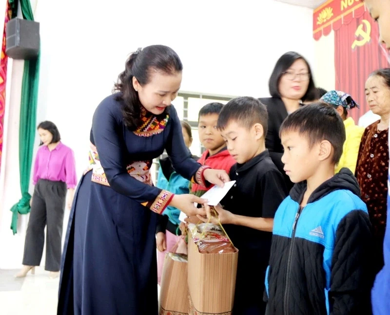 Bản Sại phát huy truyền thống văn hoá dân tộc, chăm lo đời sống Nhân dân