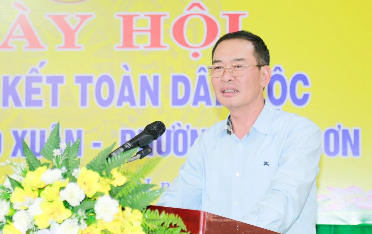 Phó Bí thư Tỉnh ủy, Chủ tịch Ủy ban MTTQ tỉnh Trịnh Tuấn Sinh dự Ngày hội Đại đoàn kết toàn dân tộc tại phường Sầm Sơn
