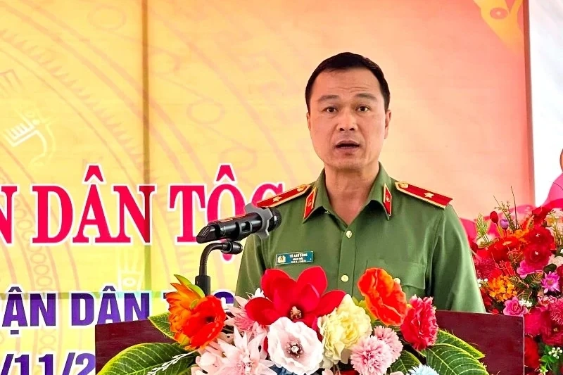 Thiếu tướng Tô Anh Dũng dự Ngày hội Đại đoàn kết toàn dân tộc tại xã Tiên Trang