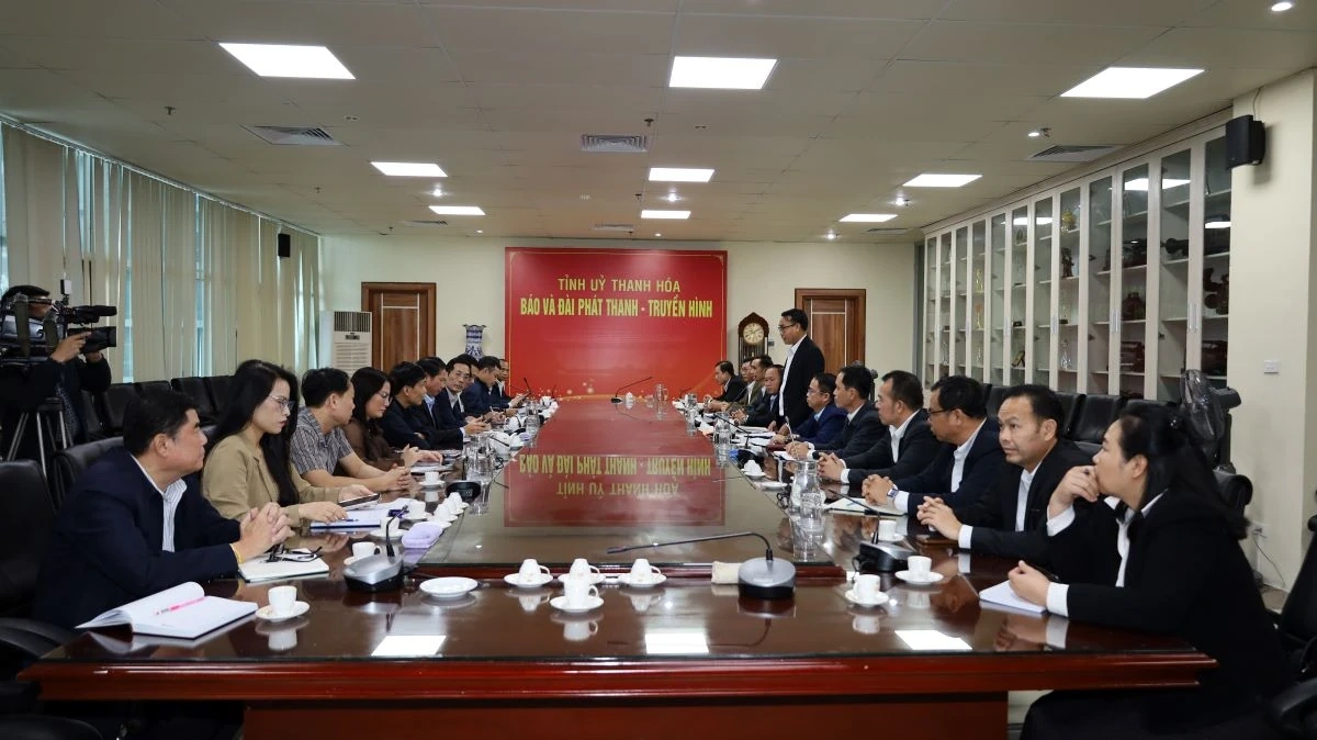 Đoàn cán bộ lãnh đạo quản lý Báo chí và Truyền thông Lào thăm, làm việc tại Báo và Đài Phát thanh – Truyền hình Thanh Hóa