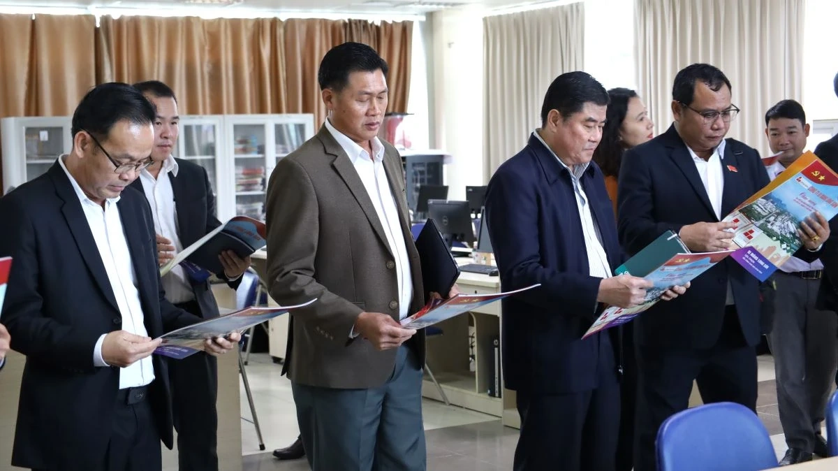 Đoàn cán bộ lãnh đạo quản lý Báo chí và Truyền thông Lào thăm, làm việc tại Báo và Đài Phát thanh – Truyền hình Thanh Hóa