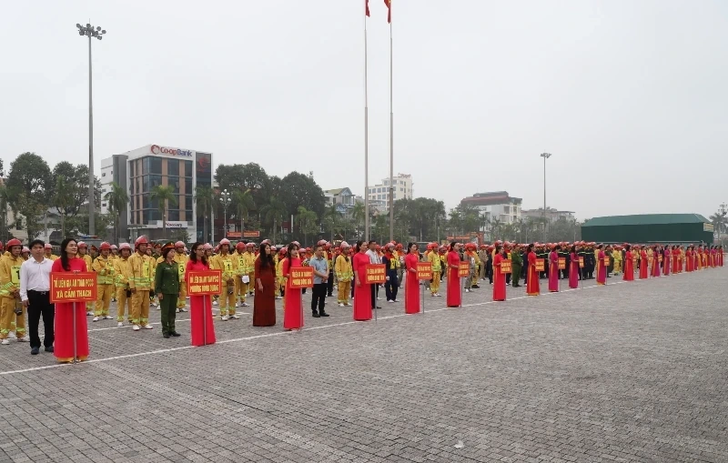 Hơn 200 thành viên Tổ liên gia an toàn PCCC tham gia hội thi nghiệp vụ