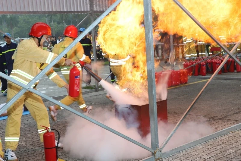 Hơn 200 thành viên Tổ liên gia an toàn PCCC tham gia hội thi nghiệp vụ