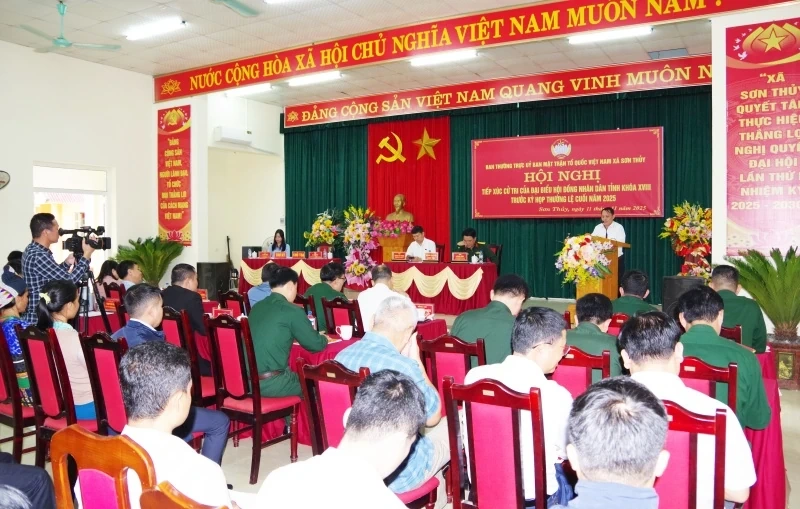 Cử tri xã Sơn Thủy phản ánh nhiều vấn đề dân sinh